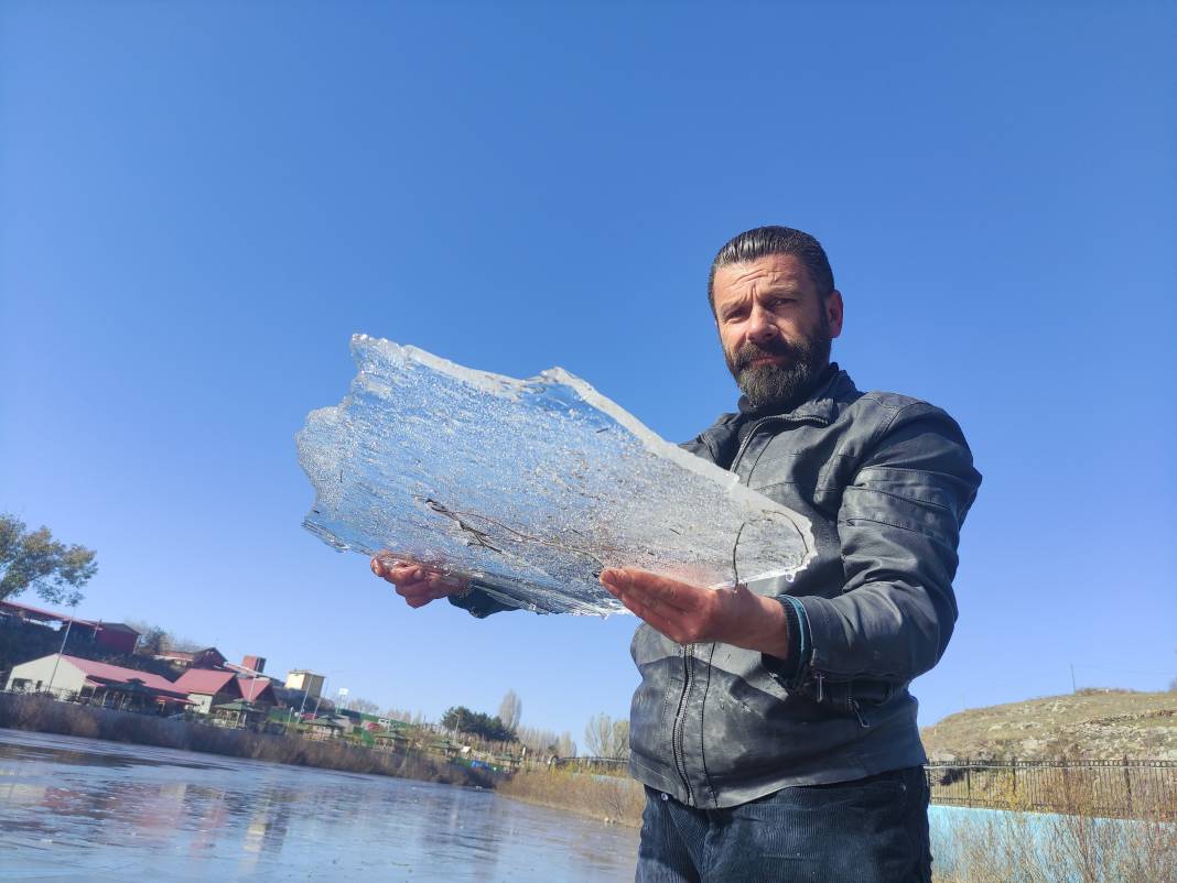 Hava sıcaklığı eksi 9'a dereceye düştü! Kura Nehri buz tuttu… 10